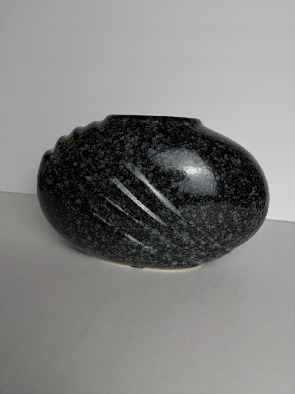 Totally Fabulous Vintage 1980s Oval Ribbed Ceramic Black Gray Speckled Vase FTD